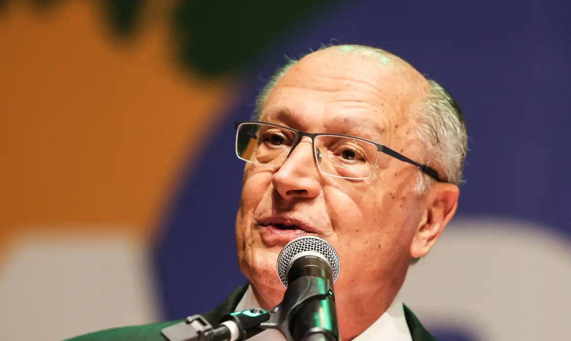 Selo Verde ajudará a neoindustrialização do Brasil, diz Alckmin