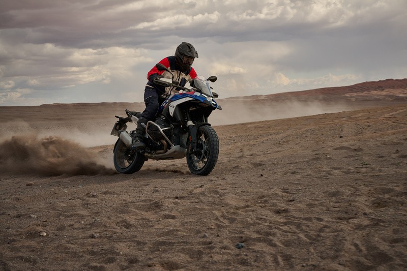 BMW Motorrad continua no topo do segmento premium