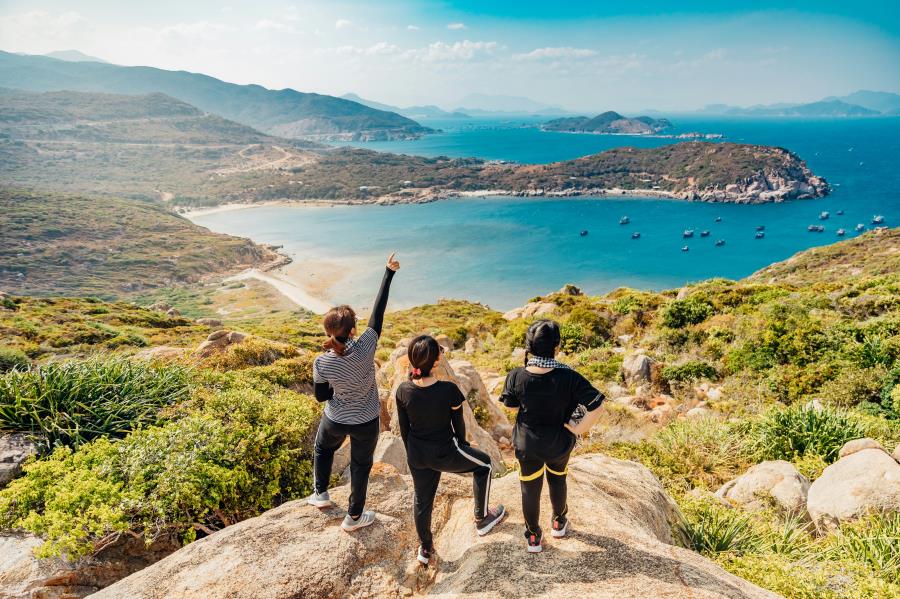 Quase metade da Geração Z poupa para viagens antes de pensar na aposentadoria