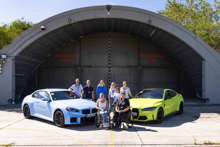 BMW Group convida campeões mundiais de biatlo e atletas com deficiência para participarem de treinamento BMW M Driving Experience