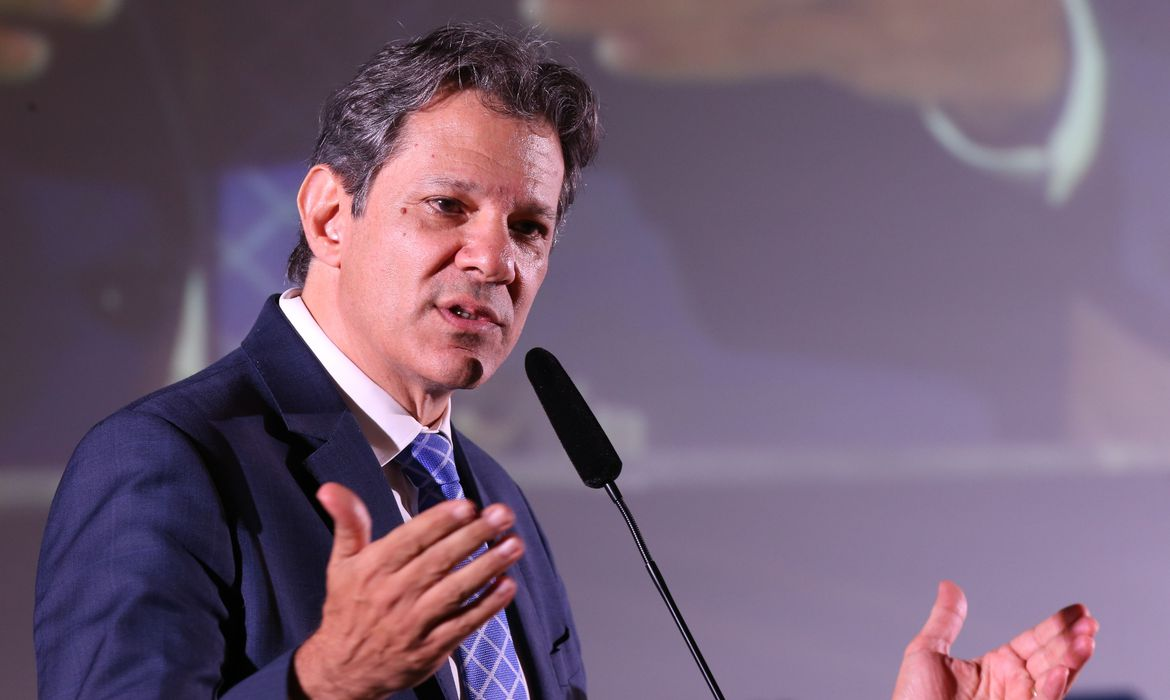 Déficit zero depende do crescimento econômico, diz Haddad