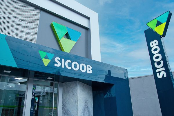 Sicoob alcança R$ 298,4 bilhões em ativos em 2023 