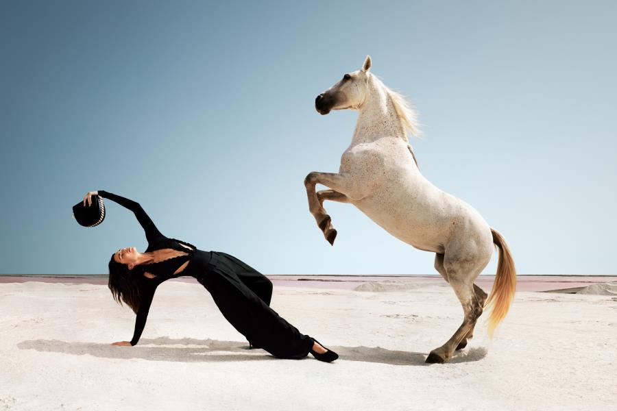 Horse Power: Kendall Jenner é o rosto da campanha de Inverno 2023 da Stella McCartney