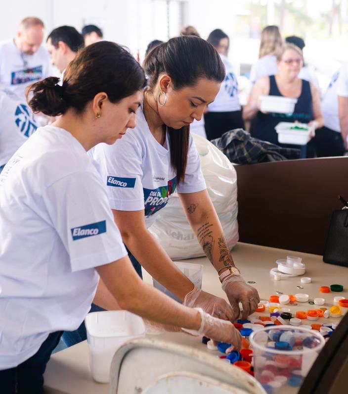 Dia do Voluntariado: Elanco soma mais de 100 mil horas de trabalho voluntário no apoio a quase 1000 projetos em causas sociais