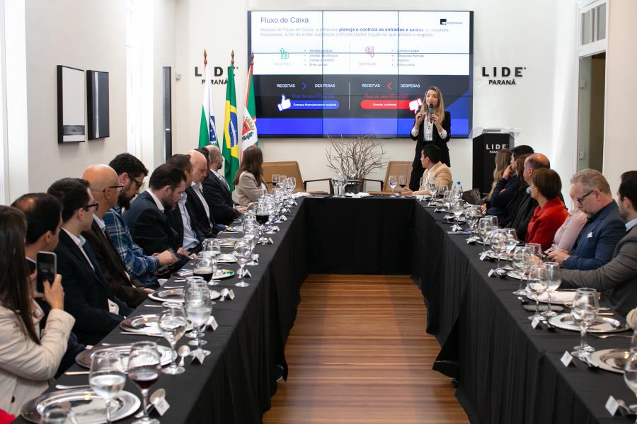 Vivian Sesto discute estratégias essenciais para solidez financeira em evento do LIDE Paraná