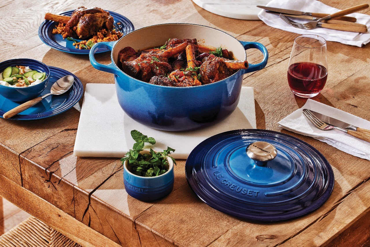 Herança à Mesa: Le Creuset celebra o Dia dos Pais com peças que marcam gerações