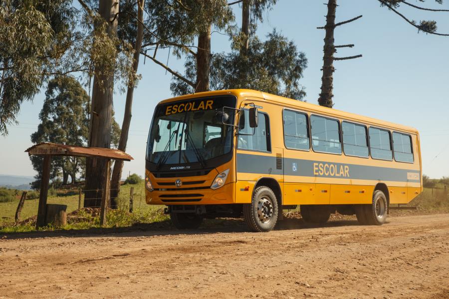 VWCO comemora 15 anos do programa Caminho da Escola com nova licitação de 2.300 ônibus