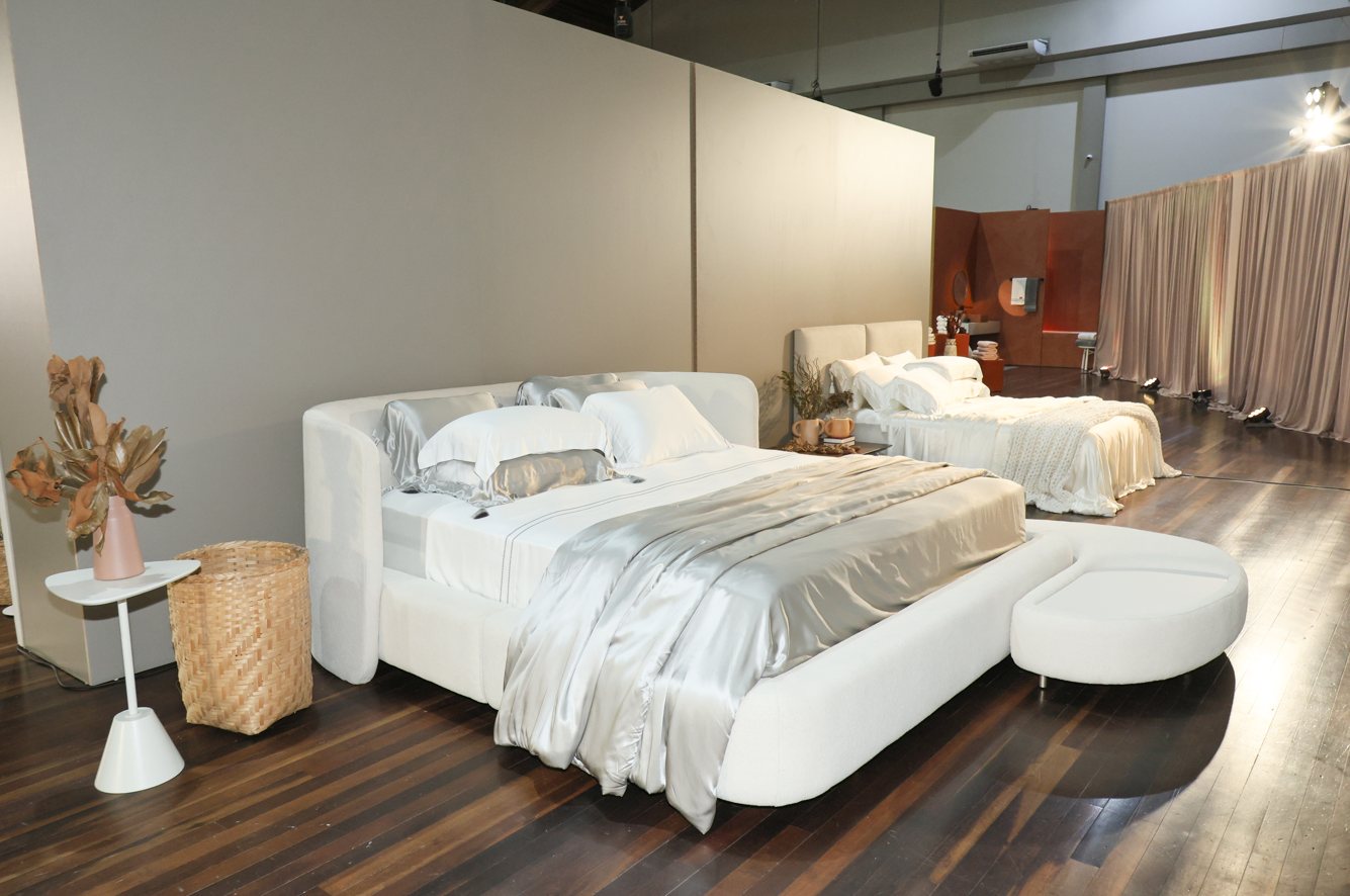 "Quiet Luxury" na Cama: Altenburg Haus celebra 5 anos com coleção de fibras nobres e sustentáveis