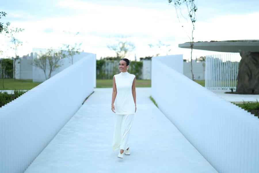 Embaixadora do luxo, Silvia Braz apresenta o novo "golfe noturno" de Santa Catarina