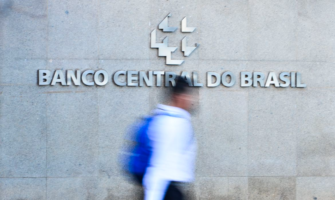 Mercado financeiro prevê crescimento da economia em 0,84% neste ano