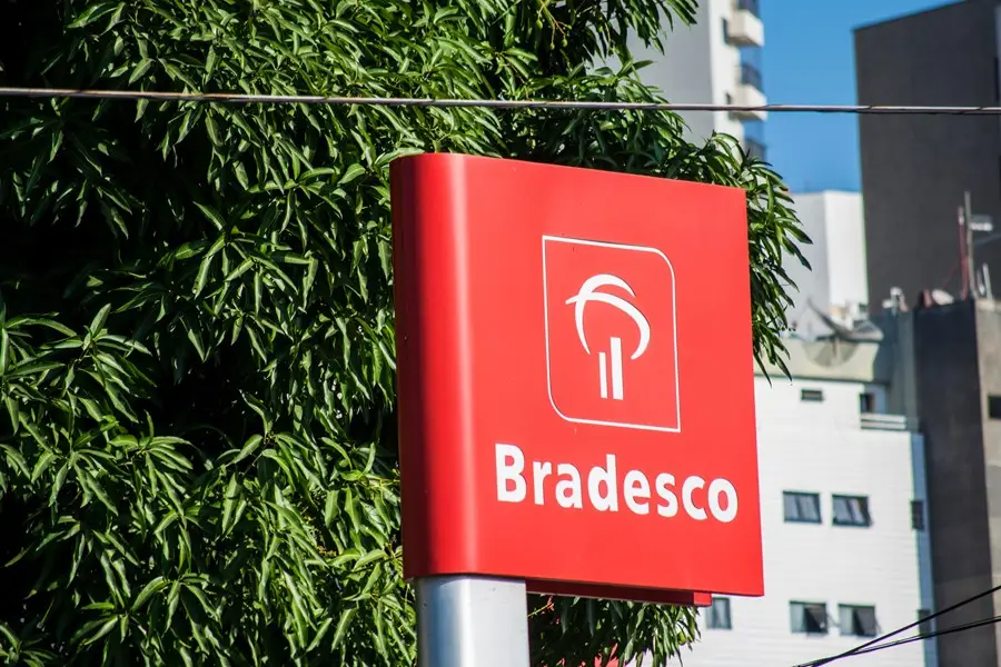 BC autoriza ingresso do Bradesco no John Deere, cujo capital sobe de R$ 1,6 bi para R$ 3,2 bi