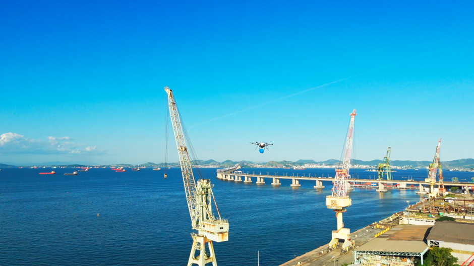 Wilson Sons transforma logística offshore com entrega por drones na Baía de Guanabara