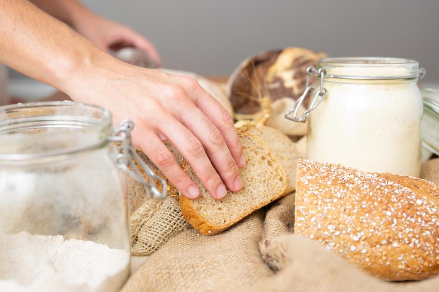 Até que ponto a dieta realmente influencia na endometriose? Entenda 