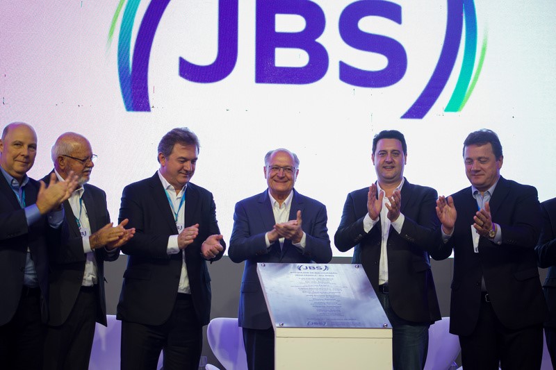 Com dupla listagem, JBS pretende investir R＄ 15 bi no Brasil