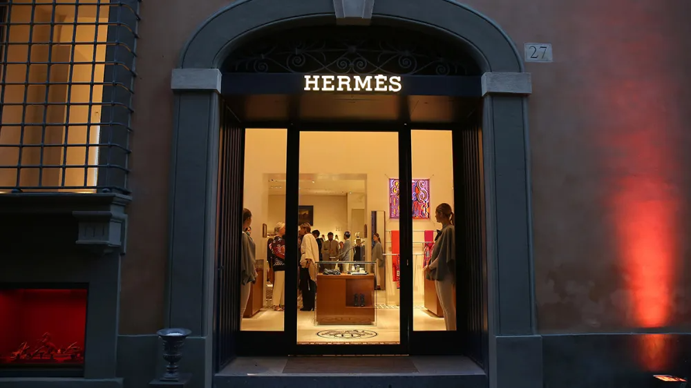 Hermès resiste à crise do luxo com crescimento de 9% nas vendas no segundo trimestre