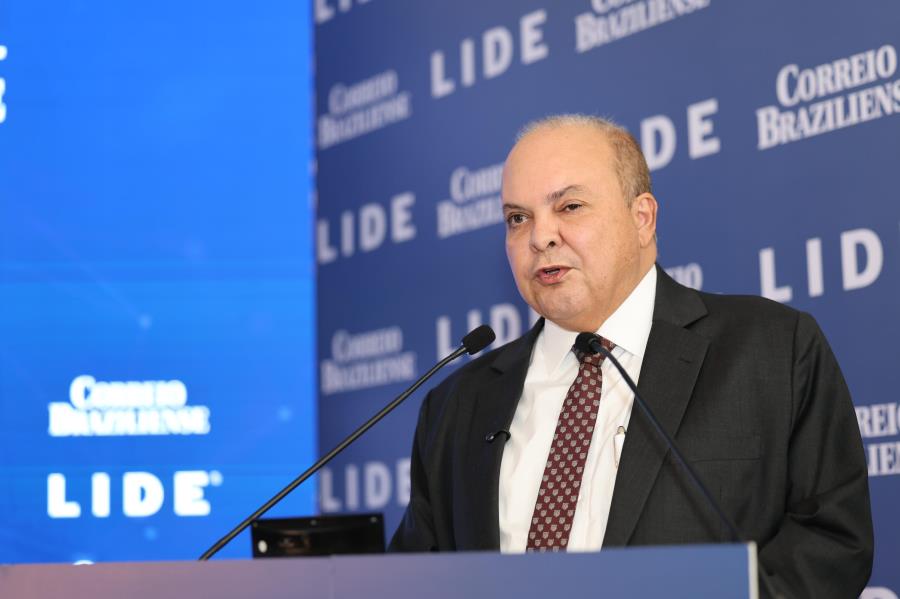 'Enquanto o Governo trava, nós, governadores, sustentamos o crescimento do Brasil', diz Ibaneis Rocha