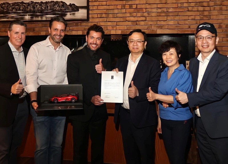 Primeira unidade do Yangwang U9 Xtreme, carro de produção mais rápido do mundo, é vendida para um brasileiro 