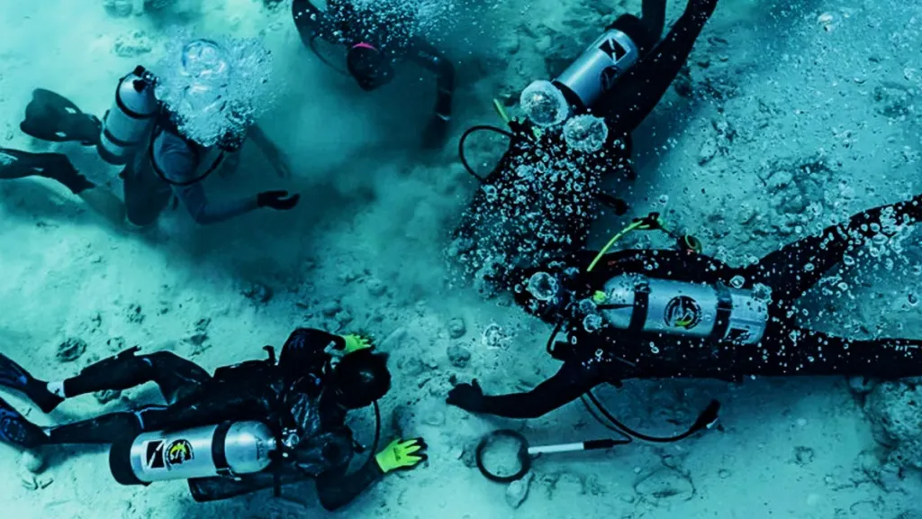 Este iate permite que você procure tesouros submersos e fique com o que encontrar