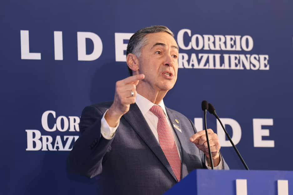 Barroso defende regulação da inteligência artificial para proteger democracia e direitos