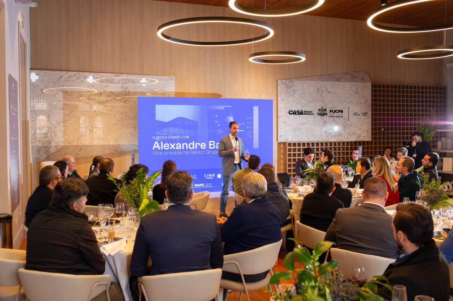 “O Brasil tem potencial para ser protagonista na transição energética”, afirma vice-presidente da BYD no Brasil em encontro promovido pelo LIDE Paraná 