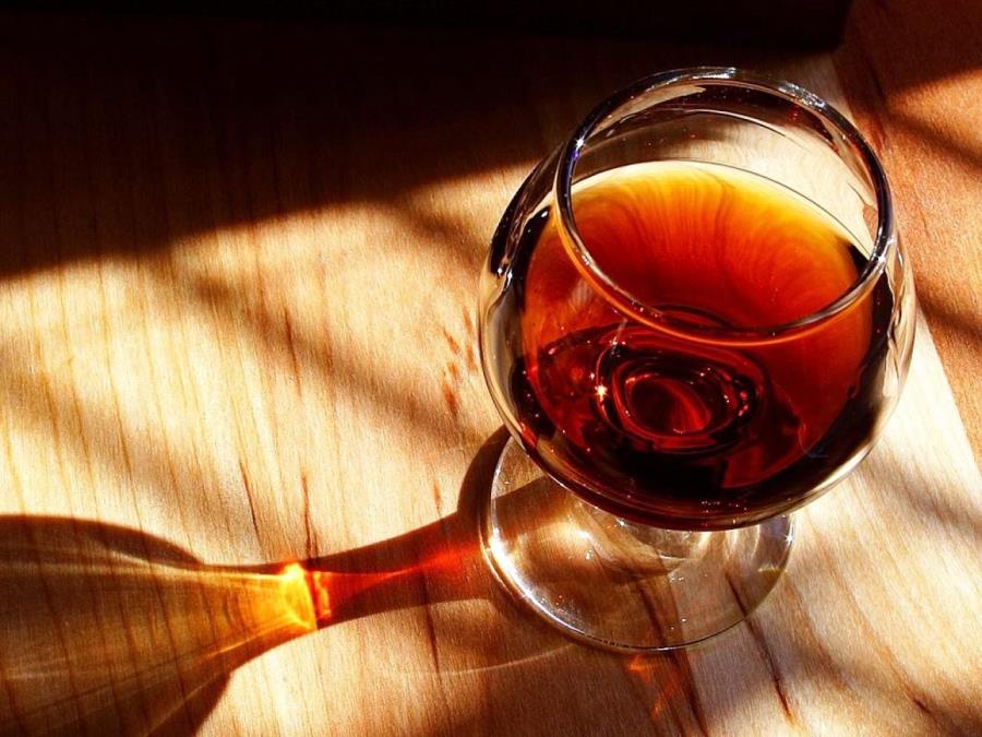 Brandy ou cognac? Conheça as diferenças entre os dois spirits