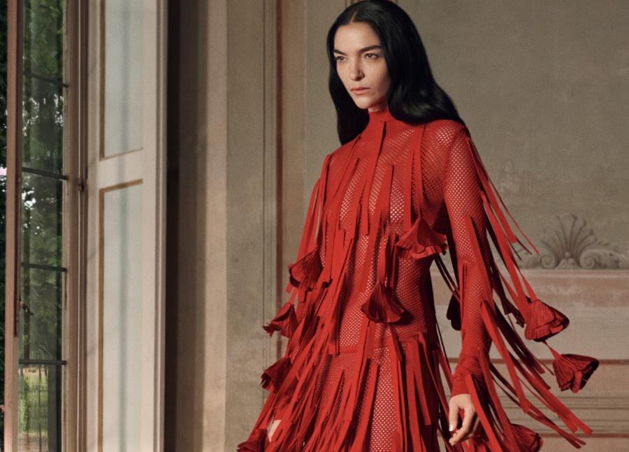 Ferragamo transforma a moda em cena de cinema na campanha Fall-Winter 2025