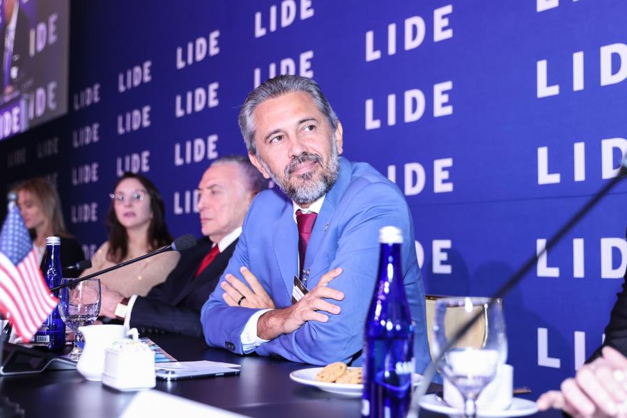 Elmano de Freitas: 'O Brasil é maior do que as nossas ideologias'