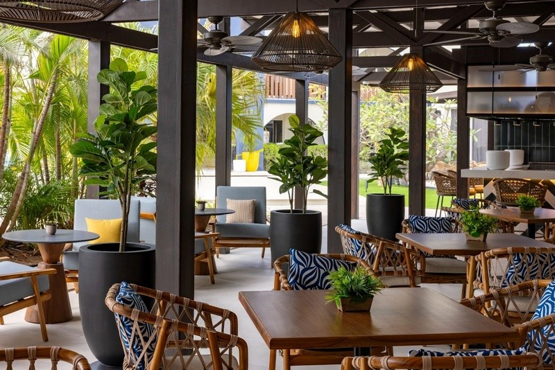 Voco Surfside Aruba estreia em soft opening e eleva a hospitalidade contemporânea na Ilha Mais Feliz do Caribe