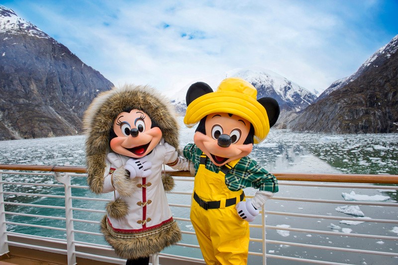 Disney Cruise Line tem programação para o verão de 2026 com férias em família no Alasca, Europa, Bahamas e Caribe