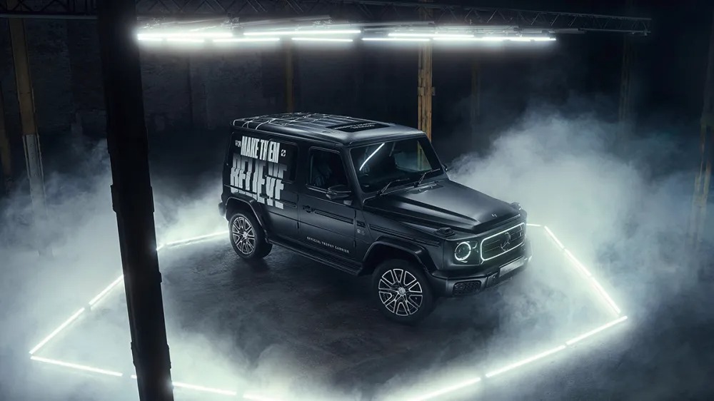 Este Mercedes-Benz G-Wagen especial está carregando o troféu 'League of Legends' pela Europa