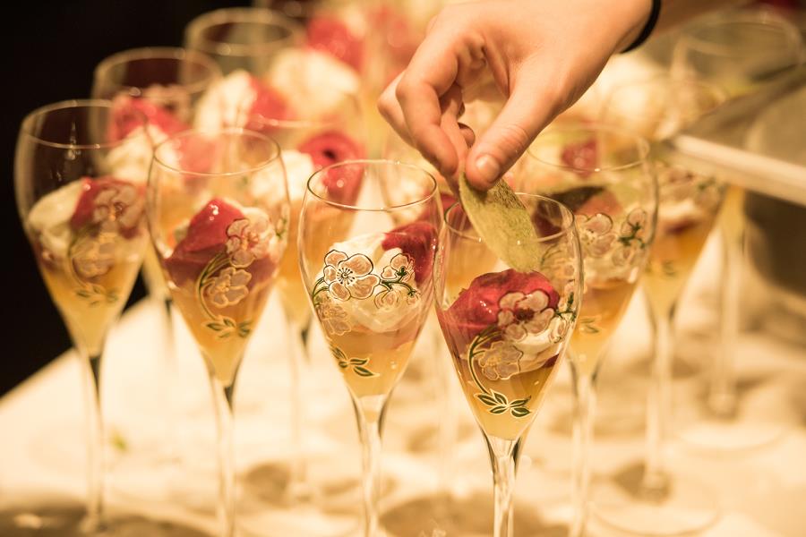 Quatro drinks simples com champagne para servir em ocasiões especiais