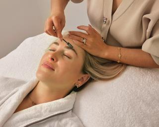 The Dorchester_The Dorchester Spa_Eyebrow lamination_tint_by Anu Khapung_Dorchester Collection