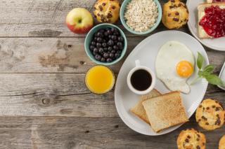 coffee-toasts-fried-egg