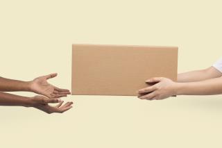 paper-box-packaging-delivery-concept