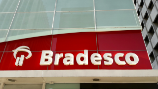 Fachada-do-banco-Bradesco-em-agencia-de-Sao-Paulo