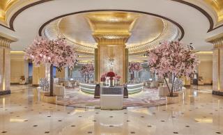 Episodes_-_Tea_Apothecary_entrance