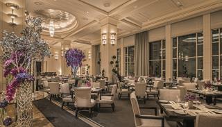 The Peninsula Chicago_The Lobby_nighttime