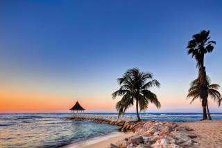 half-moon---sunset-gazebo-_thumb